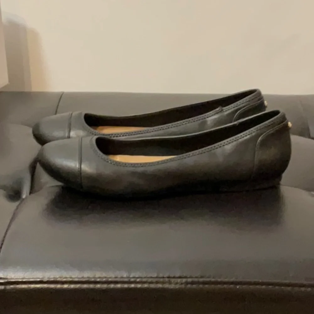 Giani Bernini Black Flats with Memory Foam
